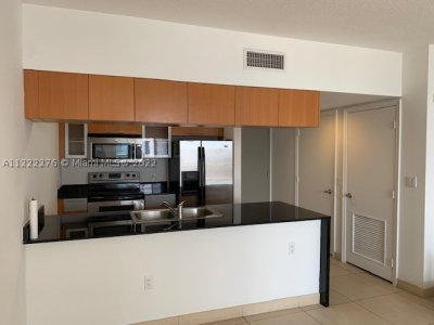 Comprar apartamento no Opera Tower 2806