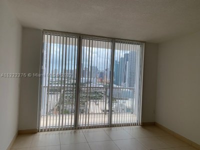 Comprar apartamento no Opera Tower 2806