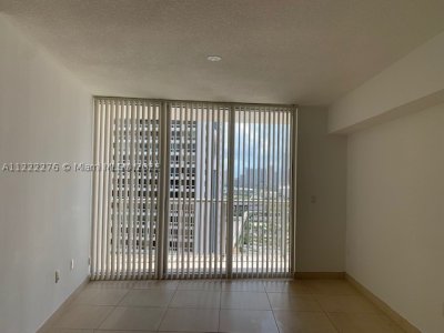 Comprar apartamento no Opera Tower 2806