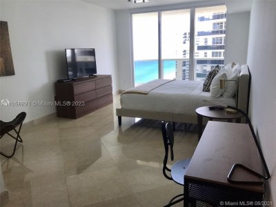 Aluguel de apartamento no Beach Club Two 1706
