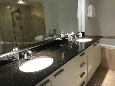 Aluguel de apartamento no Beach Club Two 1706
