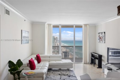 Aluguel de apartamento no Beach Club Two 3511