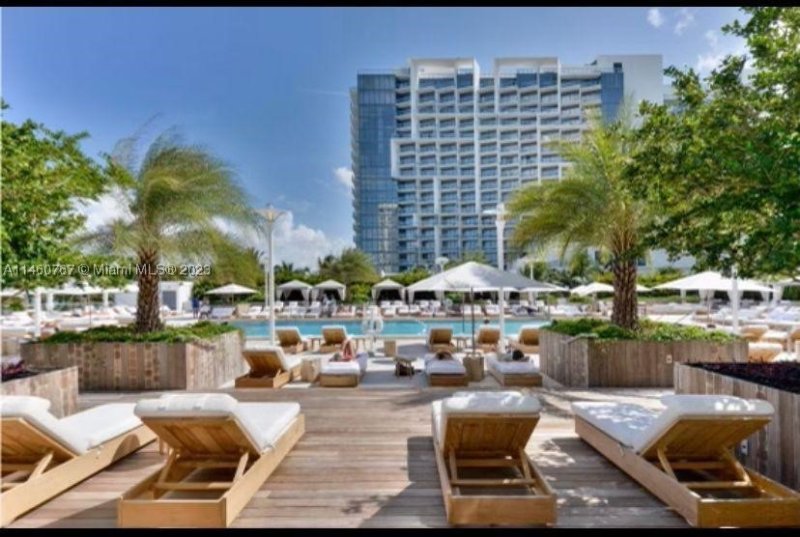 Alquiler de apartamento en Roney Palace 1121