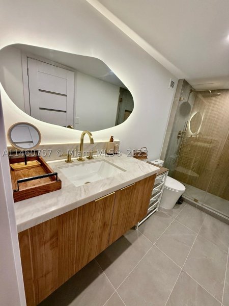 Alquiler de apartamento en Roney Palace 1121