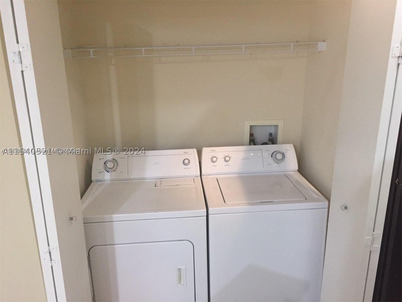Comprar apartamento en The Waverly At Surfside 1023