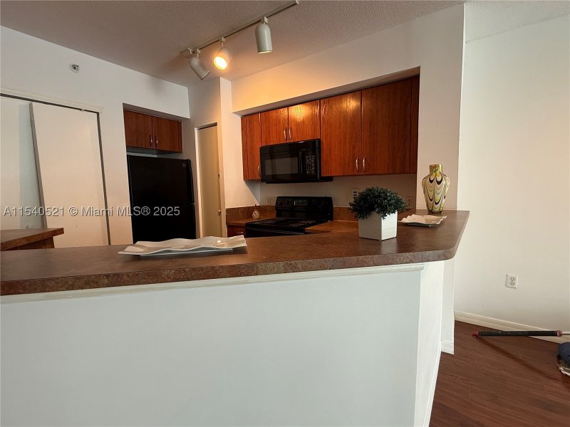 Comprar apartamento en The Waverly At Surfside 1023