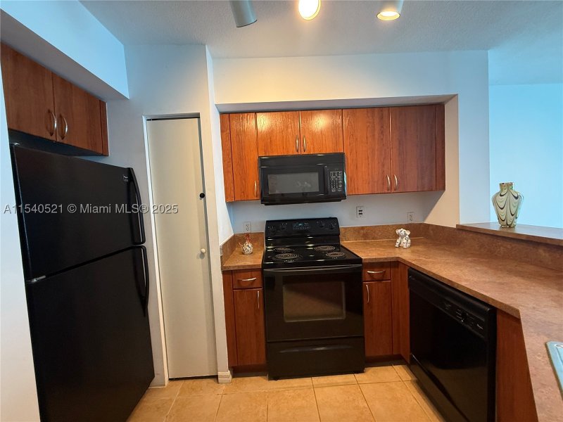 Comprar apartamento en The Waverly At Surfside 1023