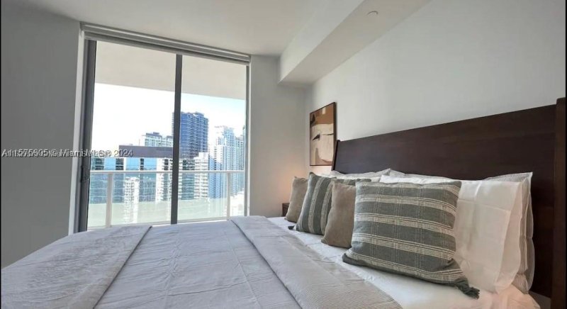Condo for sale at Brickell House Condo 3400