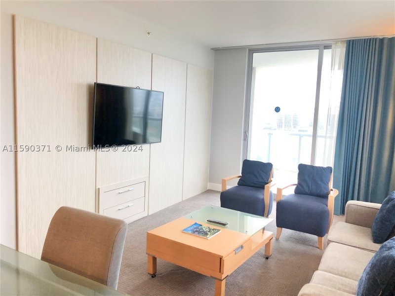 Comprar apartamento en M Resort Residences 1907