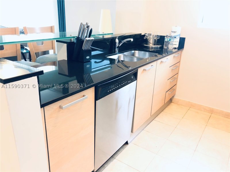 Comprar apartamento en M Resort Residences 1907