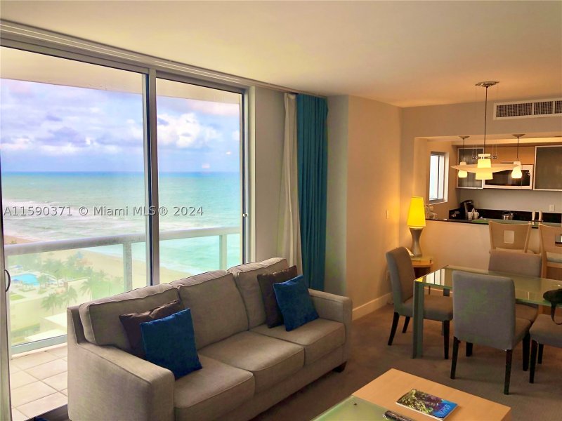 Comprar apartamento en M Resort Residences 1907