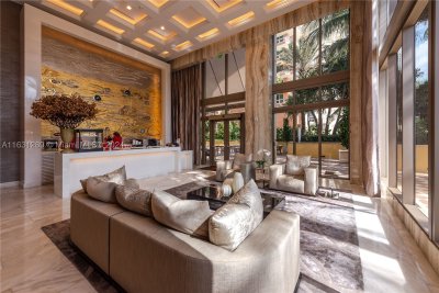 Comprar apartamento no Mansions at Acqualina 1802