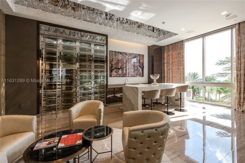 Condo for sale at Mansions at Acqualina 1802