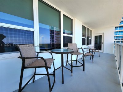Aluguel de apartamento no Alexander Towers 1406