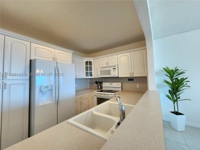Aluguel de apartamento no Alexander Towers 1406