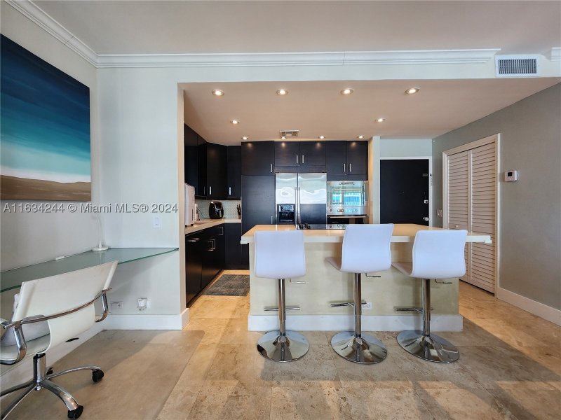 Alquiler de apartamento en Alexander Towers 1409