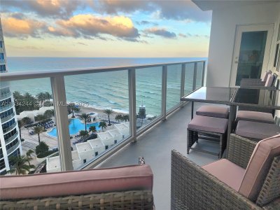 Aluguel de apartamento no Alexander Towers 1409