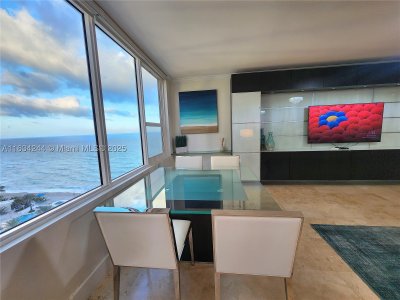 Aluguel de apartamento no Alexander Towers 1409
