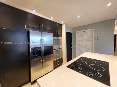 Aluguel de apartamento no Alexander Towers 1409
