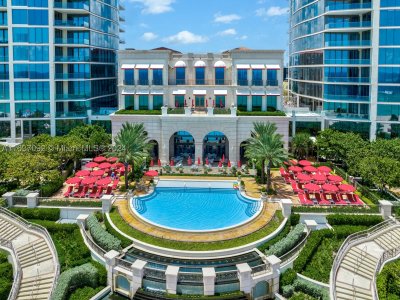 Comprar apartamento no The Estates at Acqualina Ph4705