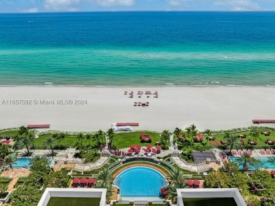 Comprar apartamento no The Estates at Acqualina Ph4705