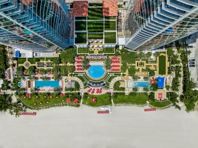 Comprar apartamento no The Estates at Acqualina Ph4705