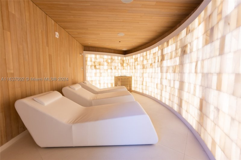 Comprar apartamento en The Estates at Acqualina Ph4705