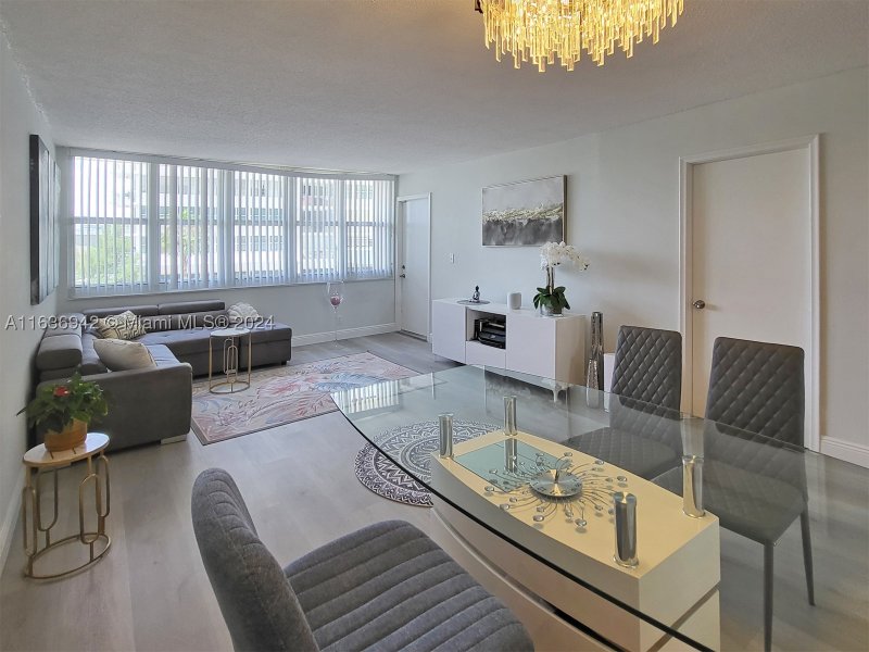 Condo for sale at Imperial Towers 206