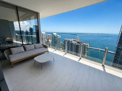 Comprar apartamento no Aston Martin Residences 4604