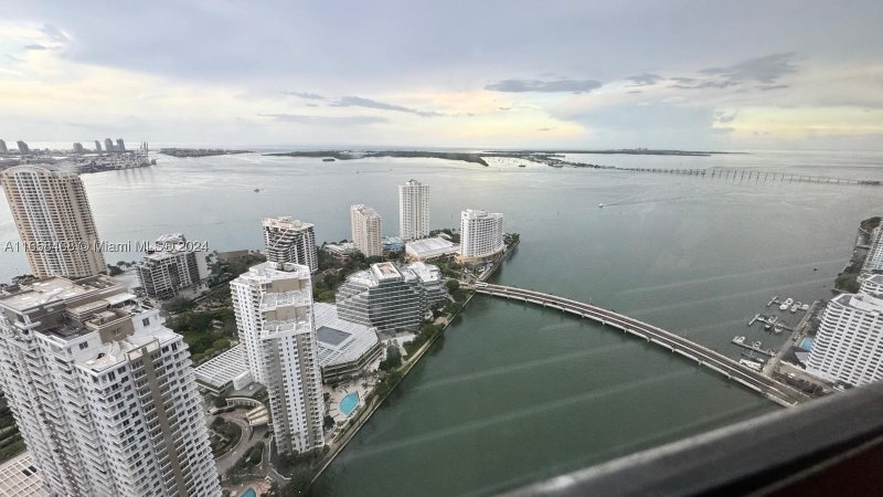 Apartment for rent at Icon Brickell Tower II 4902