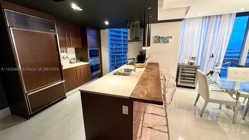 Apartment for rent at Icon Brickell Tower II 4902