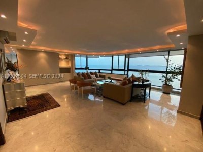 Comprar apartamento en Coastal Towers 328