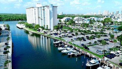 Comprar apartamento en Coastal Towers 328