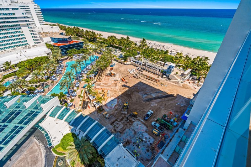 Condo for sale at Fontainebleau III 1501