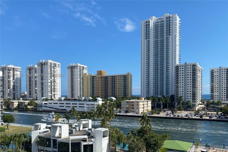 Condo for sale at Oceanview Park 708