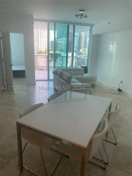 Comprar apartamento en Wind by Neo 1704