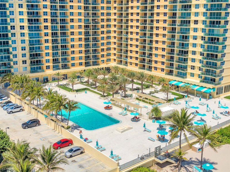 Condo for sale at The Wave Condo 809