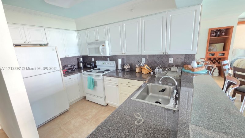 Condo for sale at The Wave Condo 809
