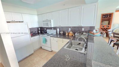 Comprar apartamento en The Wave Condo 809