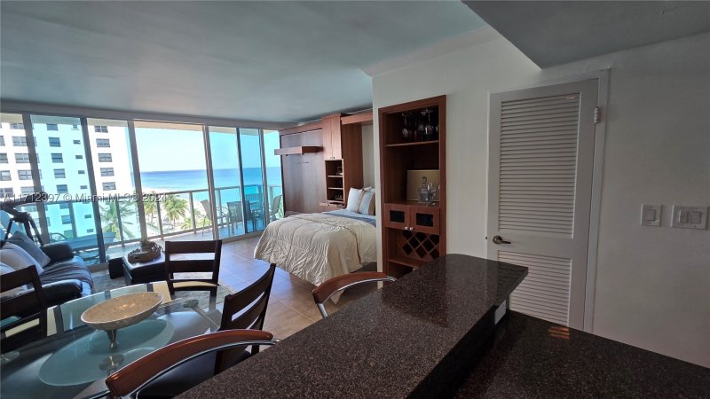 Condo for sale at The Wave Condo 809