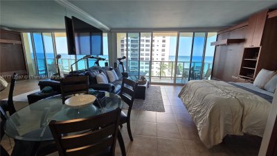 Comprar apartamento en The Wave Condo 809