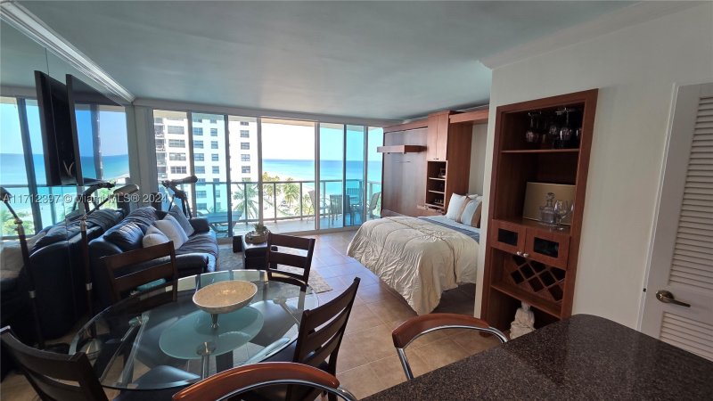 Condo for sale at The Wave Condo 809