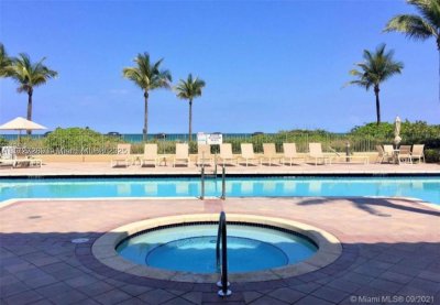 Aluguel de apartamento no 2080 Ocean Drive 502