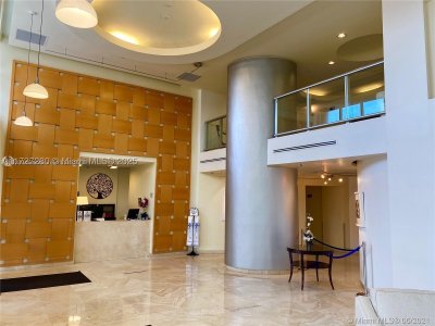 Aluguel de apartamento no 2080 Ocean Drive 502
