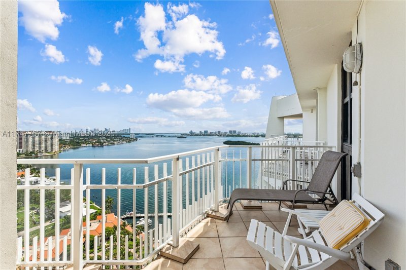 Condo for sale at Towers of Quayside 4 TS3