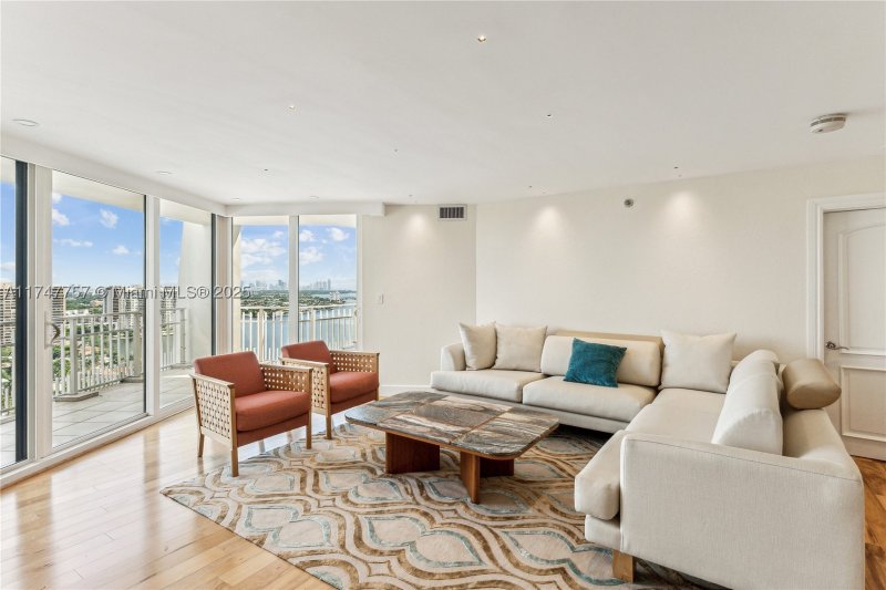 Condo for sale at Towers of Quayside 4 TS3