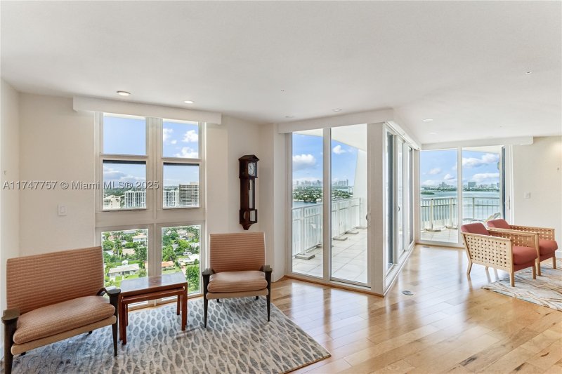 Condo for sale at Towers of Quayside 4 TS3