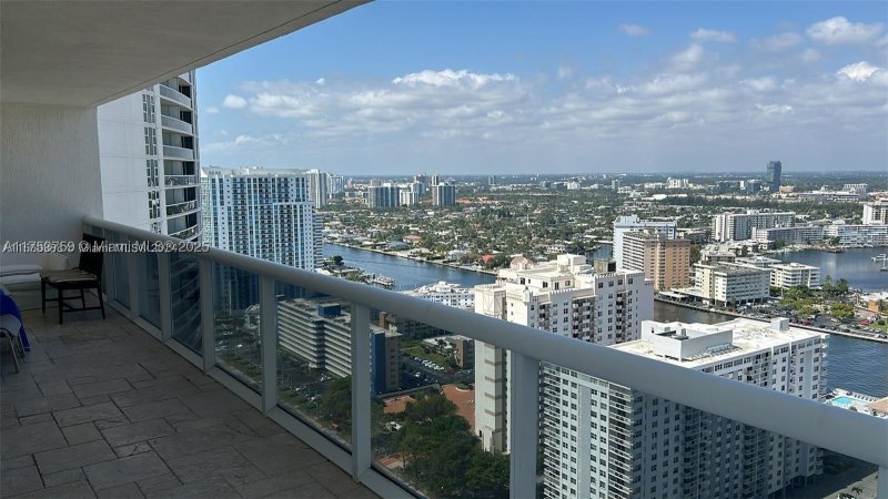 Alquiler de apartamento en Beach Club Two 3208