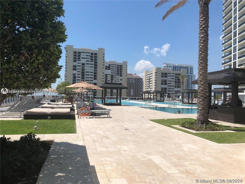 Alquiler de apartamento en Beach Club Two 3208