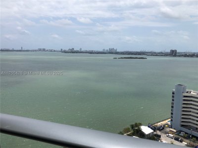 Comprar apartamento no Paraiso Bay Miami 2006